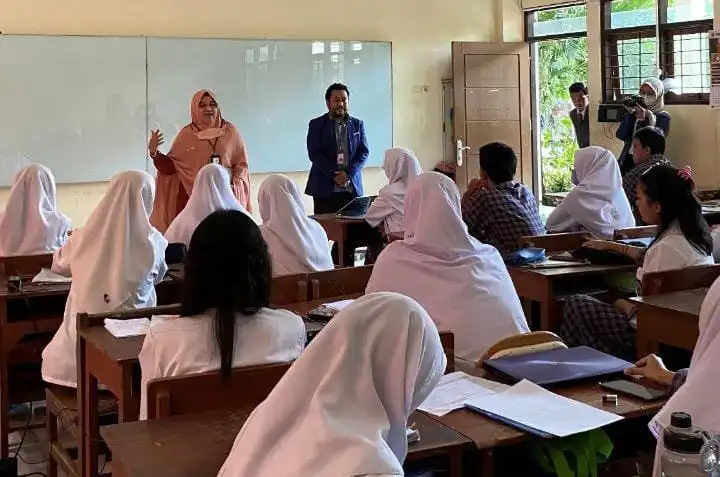 Office Goes To School 2023 Mulai Roadshow, SMKN 1 Surabaya Jadi Tujuan Pertama