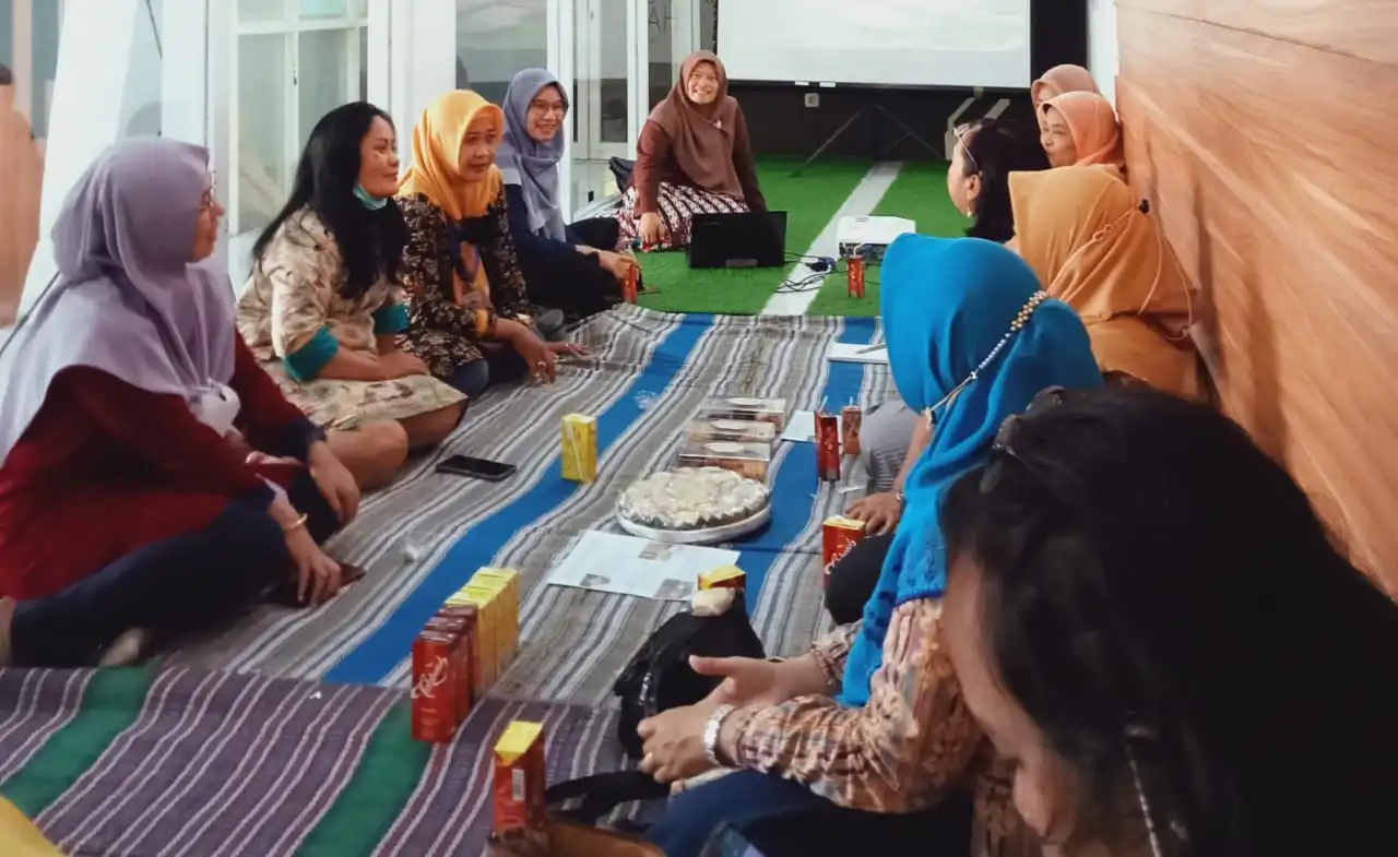 Dharma Wanita Vokasi Unair Gelar Diskusi Makanan Sehat dari Kecombrang