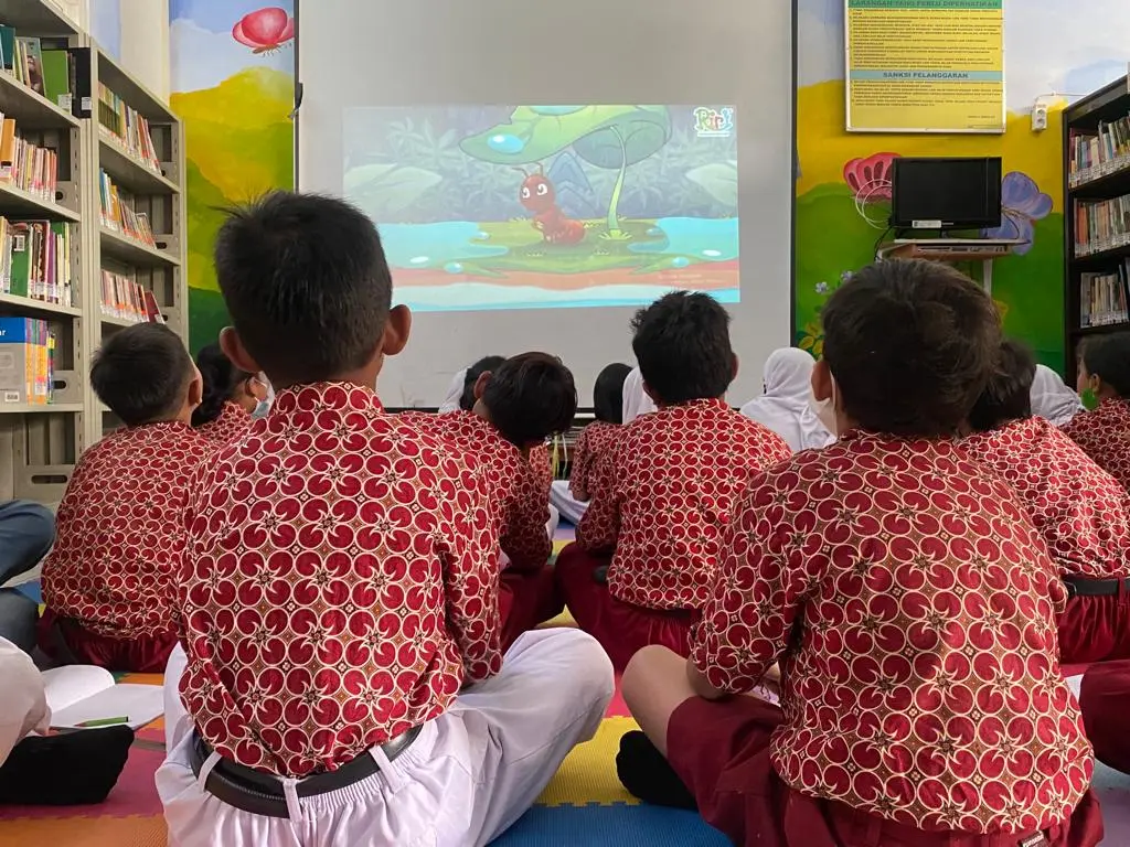 Guna Meningkatkan Minat Baca Pada Siswa, Perpustakaan SDN Kertajaya IV Surabaya Memiliki Program Kegiatan Literasi yang Terjadwal