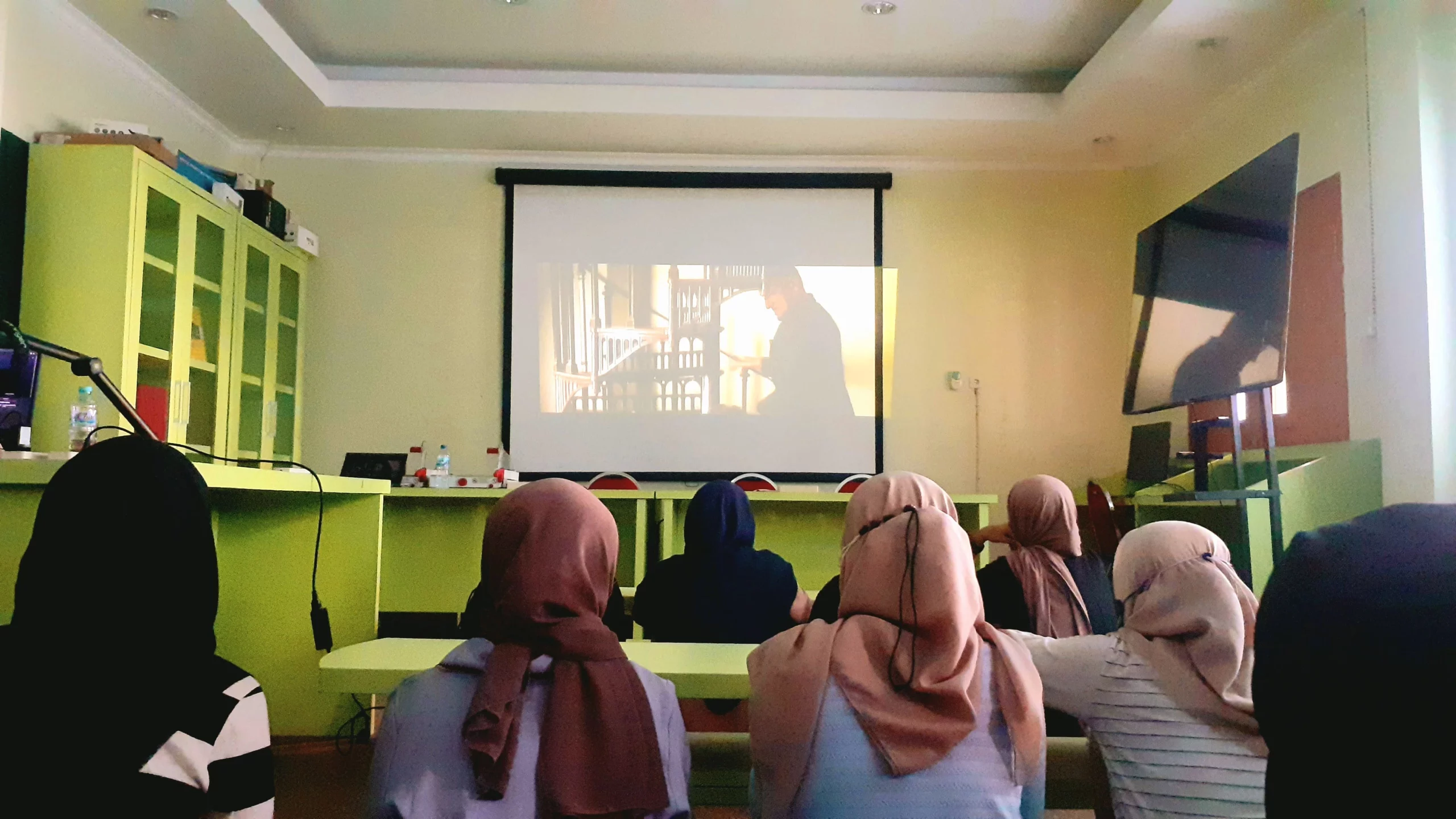 Mahasiswa Vokasi D-III Perpustakaan Sukses luncurkan Inovasi Brilliant: Green’s Mini Theater