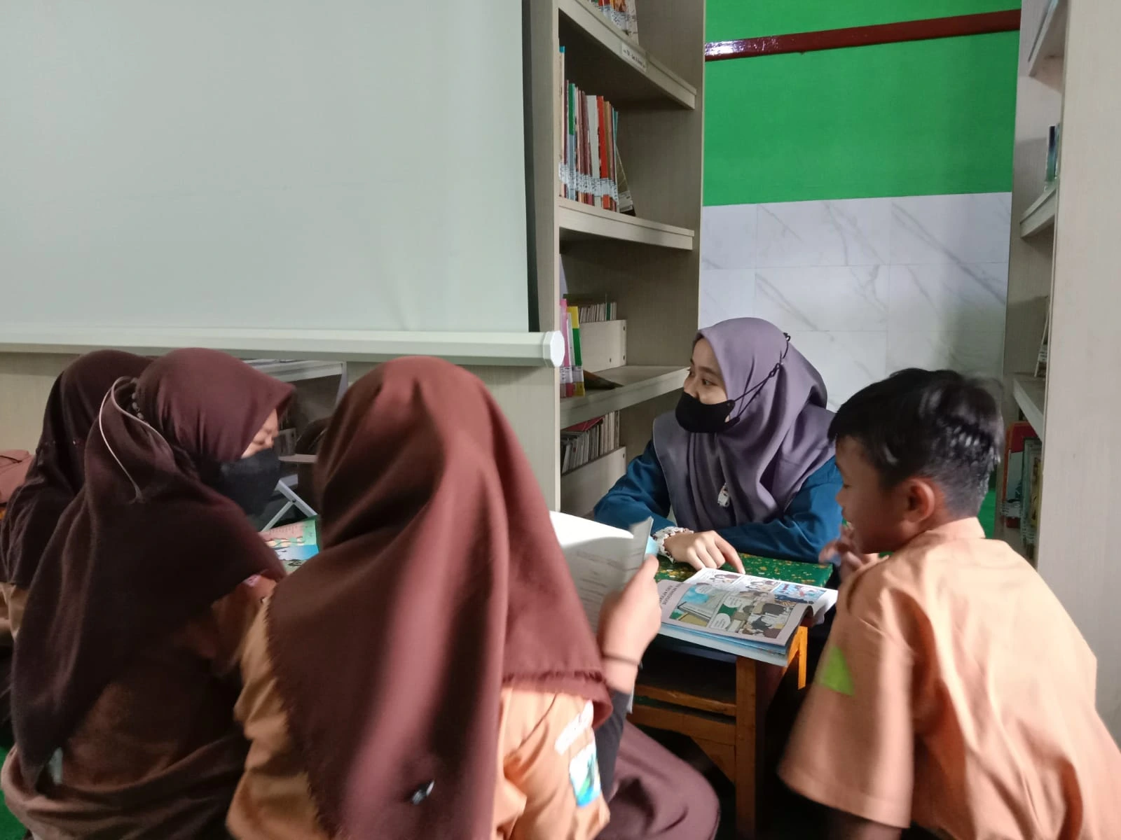 Implementasi Inovasi Program MILKITA dalam Meningkatkan Minat Baca Siswa di Perpustakaan SDN Tambakasari 1 Surabay