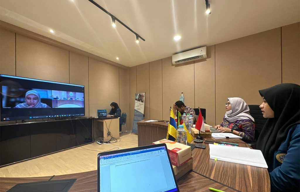 dosen penguji eksternal tugas akhir mahasiswa D4 Manajemen Perkantoran Digital/istimewa
