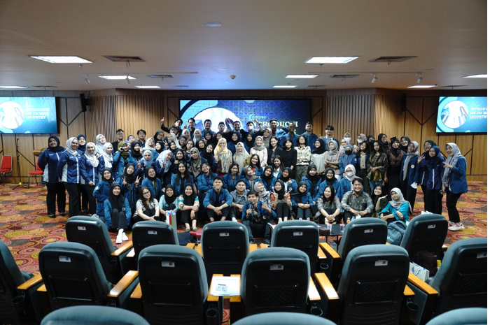 Fakultas Vokasi UNAIR Mempersembahkan DOMS PROGRAMME 2.0, Sambut Kedatangan Mahasiswa UITM Malaysia