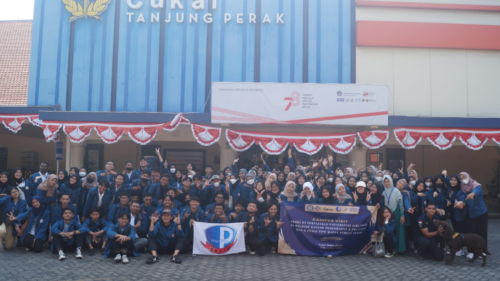 D-III Perpajakan Vokasi UNAIR Lakukan Kunjungan ke Bea Cukai Tanjung Perak dalam Kegiatan EXIM 2023
