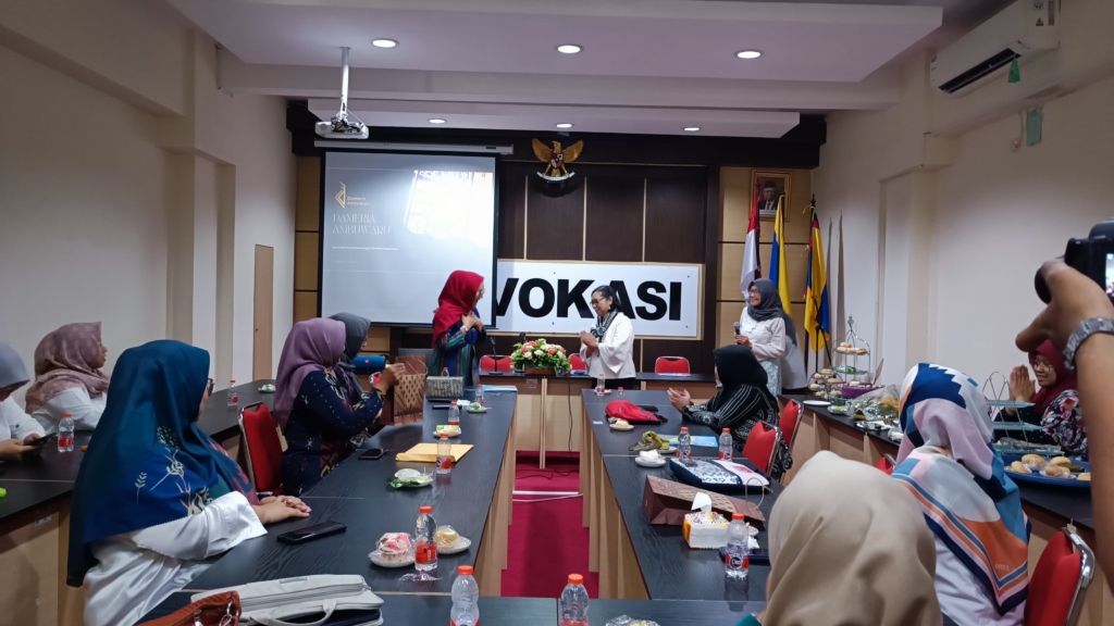 Dharma Wanita Persatuan, DWP FV UNAIR kembali mengadakan kegiatan rutin bersamaan dengan peringatan Hari Ibu 2023.