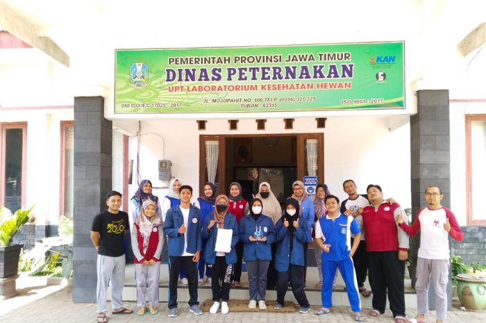 Mengasah Kemampuan Profesional di Laboratorium Kesehatan Hewan Kabupaten Tuban ala Mahasiswa D3 Paravet