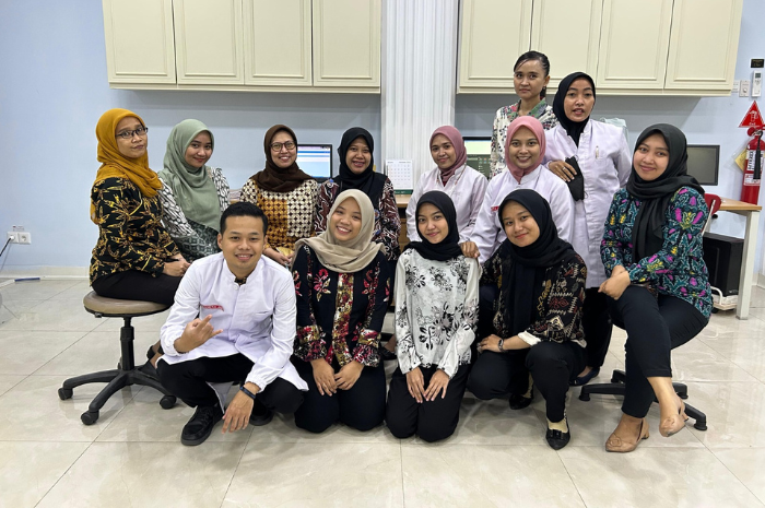 Kerap Dialami Kalangan Muda, Mahasiswa PKL D3 Teknologi Laboratorium Medis Melakukan Pemeriksaan Penyakit Lambung Di Pramita