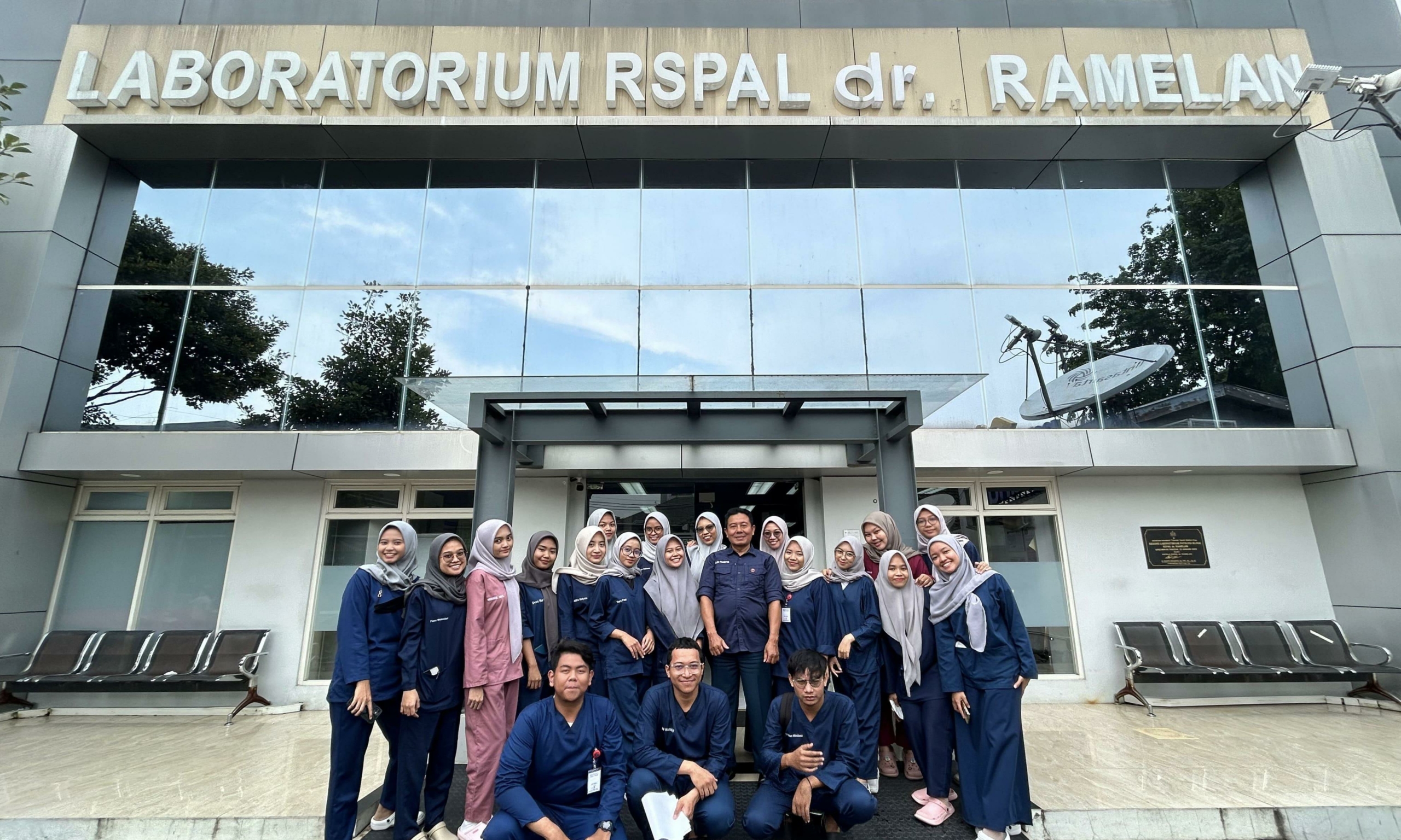 Pengalaman Mahasiswa D-III Teknologi Laboratorium Medis UNAIR Melakukan Pelatihan Kerja di RSPAL Dr. Ramelan Surabaya_Dokumen Istimewa