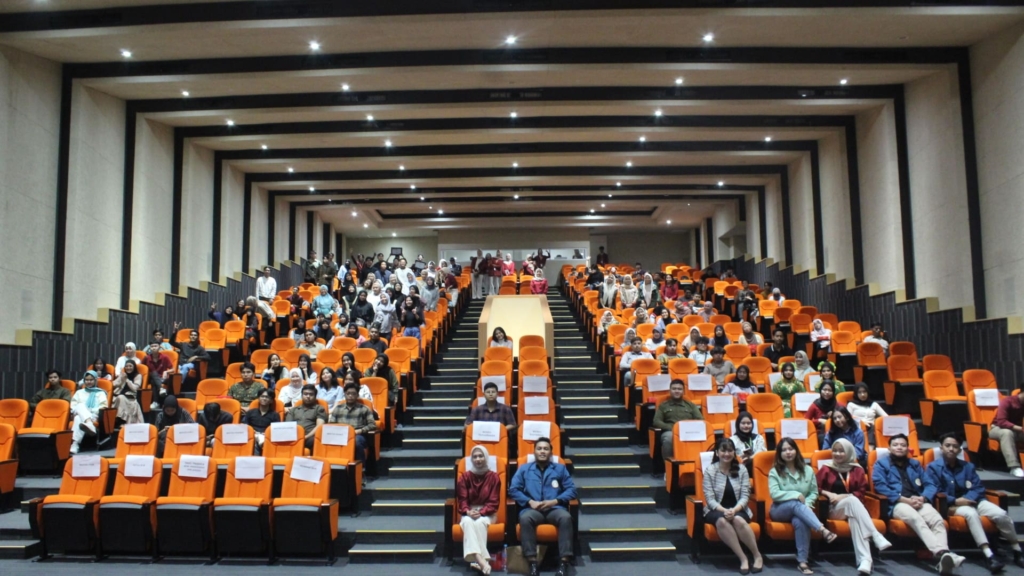 Seminar Nasional Berdikari X Dies Natalis Fakultas Vokasi ke-10: Menghadapi Tantangan dan Peluang Karir Masa Depan di Era Industri 6.0