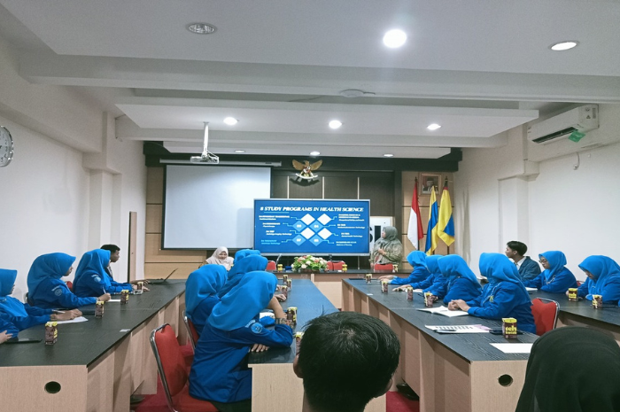 Menggali Peluang dan Potensi Perkantoran Digital melalui Kunjungan SMK Walisongo 1 Gempol ke Fakultas Vokasi UNAIR/dokumen istimewa