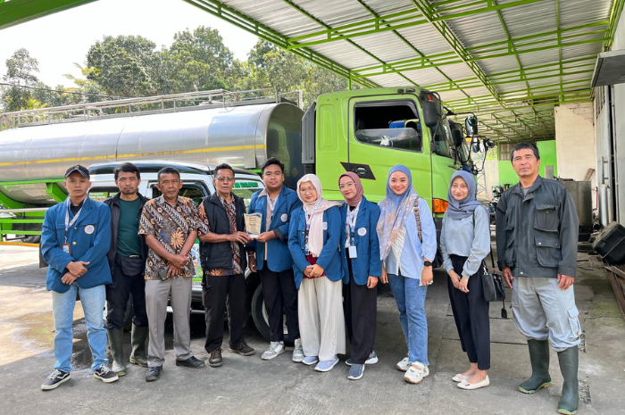 Mahasiswa Paravet Dukung Produksi Susu Berkualitas di KPUD Tani Wilis/dokumen istimewa
