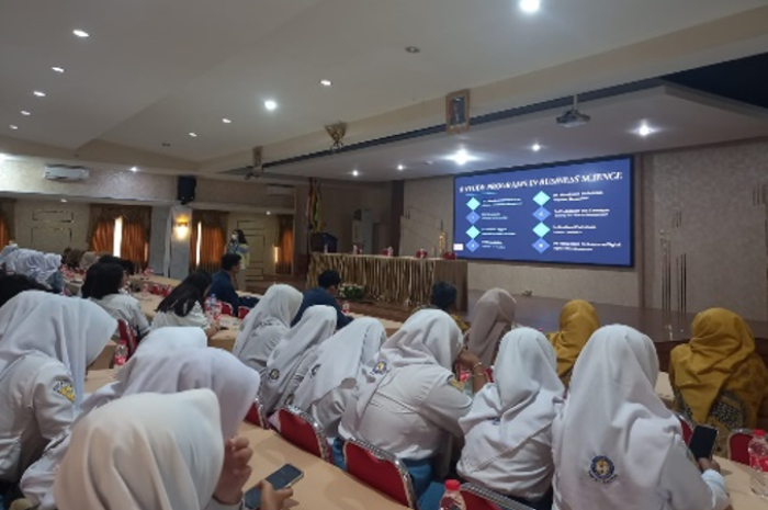 Siswa dari 3 Sekolah Jelajahi Fakultas Vokasi untuk ‘Nimba Ilmu’/dokumen istimewa