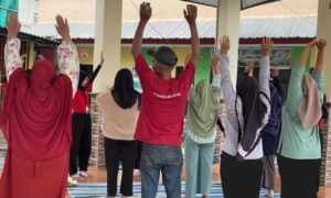 Mahasiswa D3 Keperawatan UNAIR Gelar Terapi Aktivitas Kelompok "Senam Sendi Sehat" untuk Lansia di Gresik_Dokumen Istimewa
