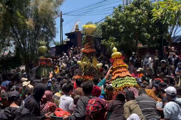 Sedekah bumi/penulis