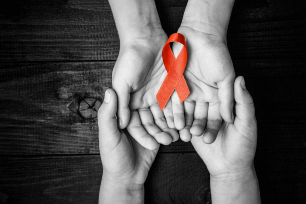 Waspada Penularan HIV AIDS_shutterstock