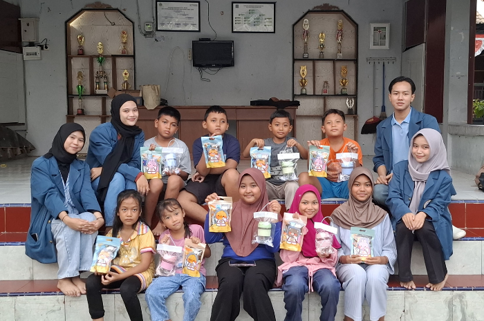 Introducing English Based Vital Signs Equipment Education for Elementary School Children_Dokumen Istimewa