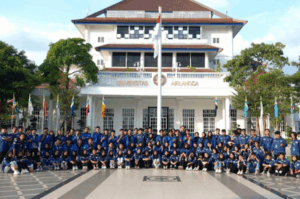 Studi Banding Hima Teknik Informatika UNAIR dan IT PENS: Kolaborasi untuk Peningkatan Kinerja Organisasi_Dokumen Istimewa
