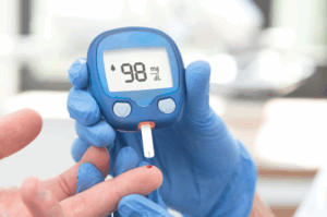 Gaya Hidup Pasien Diabetes di RSUD Ibnu Sina Gresik Masih Penuh Risiko_Canva