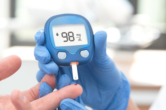 Gaya Hidup Pasien Diabetes di RSUD Ibnu Sina Gresik Masih Penuh Risiko_Canva