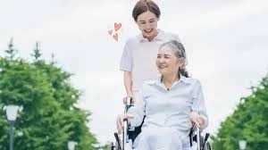 Dukungan Keluarga dalam Menjaga Kesehatan Lansia dengan Hipertensi_Google