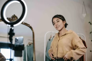 Siaran Langsung Shopee sebagai Strategi Pemasaran Dinamis_bigseller