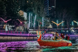 Daya Tarik Wisata Malam Perahu Kalimas Sebagai Ikon Baru Surabaya_Google