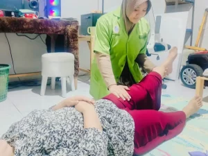 Pijat Punggung dengan Kombinasi Essential Oil Jahe berpengaruh Turunkan Keluhan Low Back Pain_Dokumen Istimewa