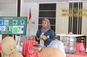 Penyuluhan Budidaya Ikan dalam Ember sebagai Bukti Kolaborasi Mahasiswa di Desa_Dokumen Istimewa