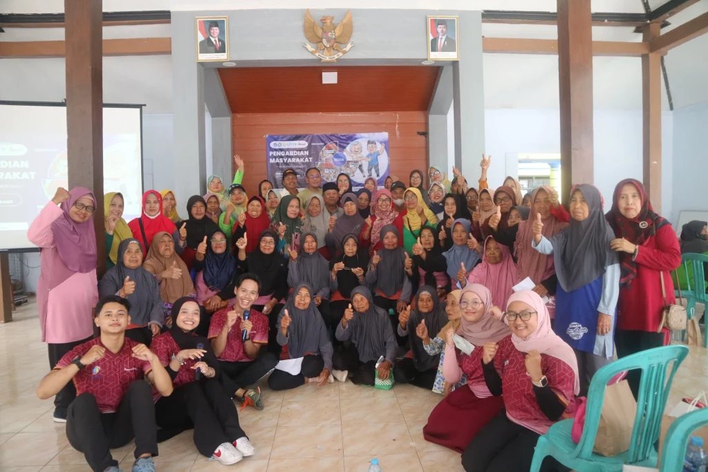 Intervensi Mentalku: Pengmas Vokasi UNAIR Tingkatkan Kesehatan Fisik dan Mental Lansia di Ponorogo