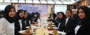 PERSIAPKAN HARD SKILL MAHASISWA UNTUK BERSAING DI DUNIA KERJA MELALUI PROGRAM KERJA OFFEX