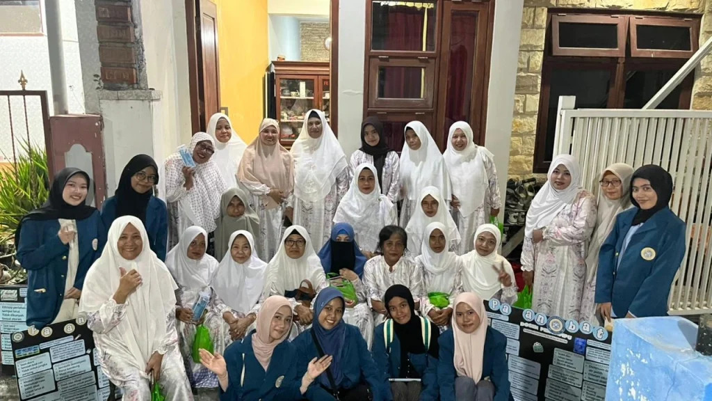 Membangun Desa Sadar Obat: Sinergi Mahasiswa dan Masyarakat dalam Edukasi Farmasi Terapan di Lingkungan Masyarakat Randuagung