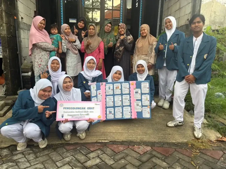 Edukasi penggolongan obat oleh mahasiswa D-III Keperawatan Fakultas Vokasi Universitas Airlangga