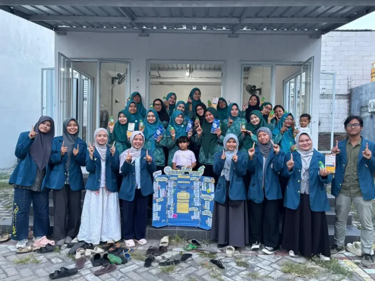 Membangun Literasi dan Pemahaman Kesehatan Masyarakat melalui Pengenalan Sediaan Obat Padat