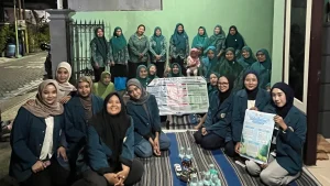 Edukasi literasi obat bahan alam oleh mahasiswa D-III Keperawatan Fakultas Vokasi Universitas Airlangga