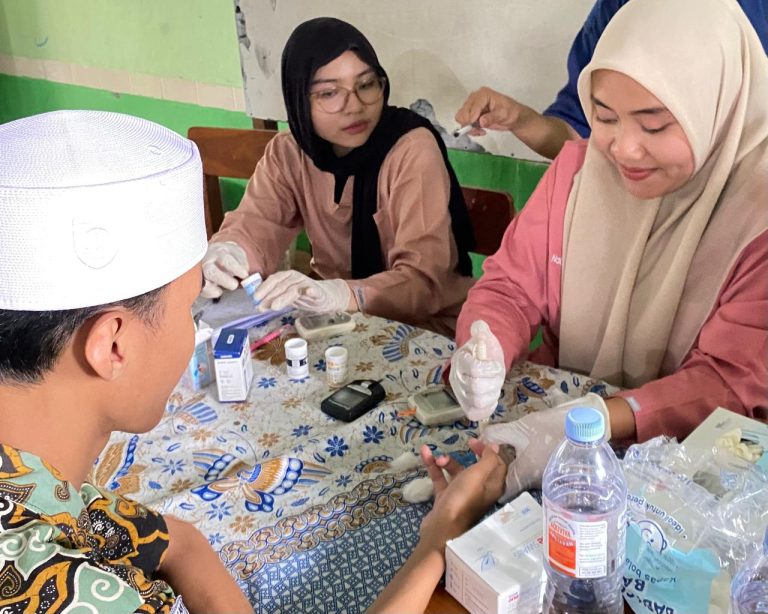 PENEMUAN KASUS HIPERTENSI DAN HIPERKOLESTEROLEMIA PADA REMAJA DI MA AR-RAUDLAH KABUPATEN GRESIK TAHUN 2026