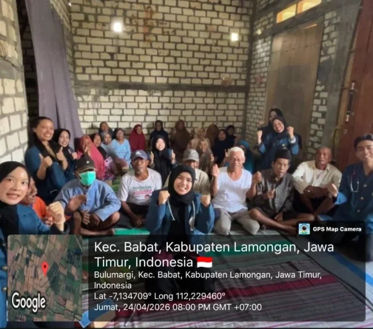 Sentuhan Humanis Mahasiswa Keperawatan UNAIR di Lamongan: Edukasi Obat Khusus Sambil Berbagi Ceria dengan Lansia