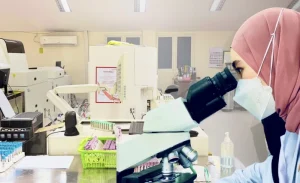 Pemeriksaan SGOT dan SGPT di laboratorium untuk mendukung diagnosis hepatitis akut