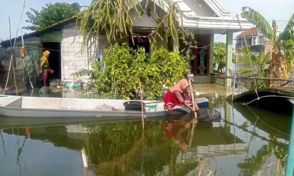 Kondisi banjir yang berkaitan dengan resiliensi warga pasca banjir di Desa Tiwet