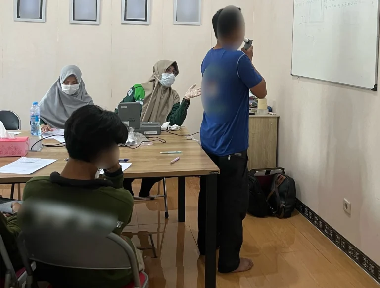 Paparan PM2.5 dan Kepatuhan APD Berperan dalam Menjaga Faal Paru Pekerja Workshop