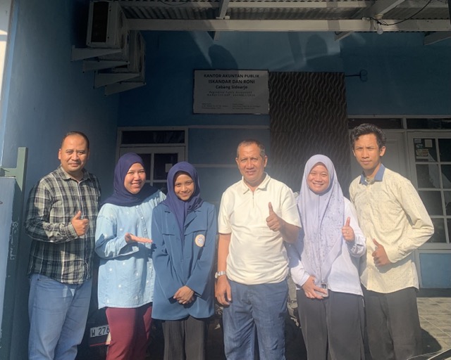 Kegiatan magang di Kantor Akuntan Publik Iskandar dan Roni Cabang Sidoarjo | Foto: Dokumentasi Pribadi