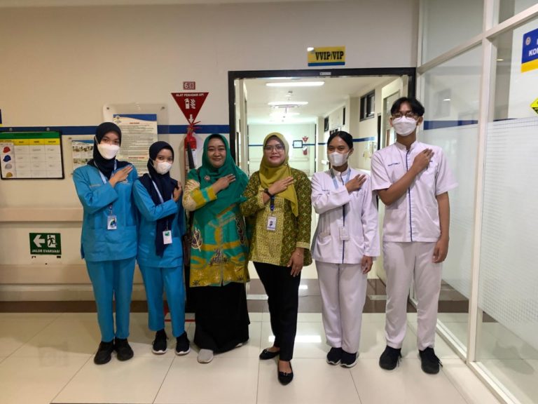 “Peran Dosen Pembimbing dalam Keberhasilan Program Magang Mahasiswa D-III Keperawatan Universitas Airlangga di RSUA”