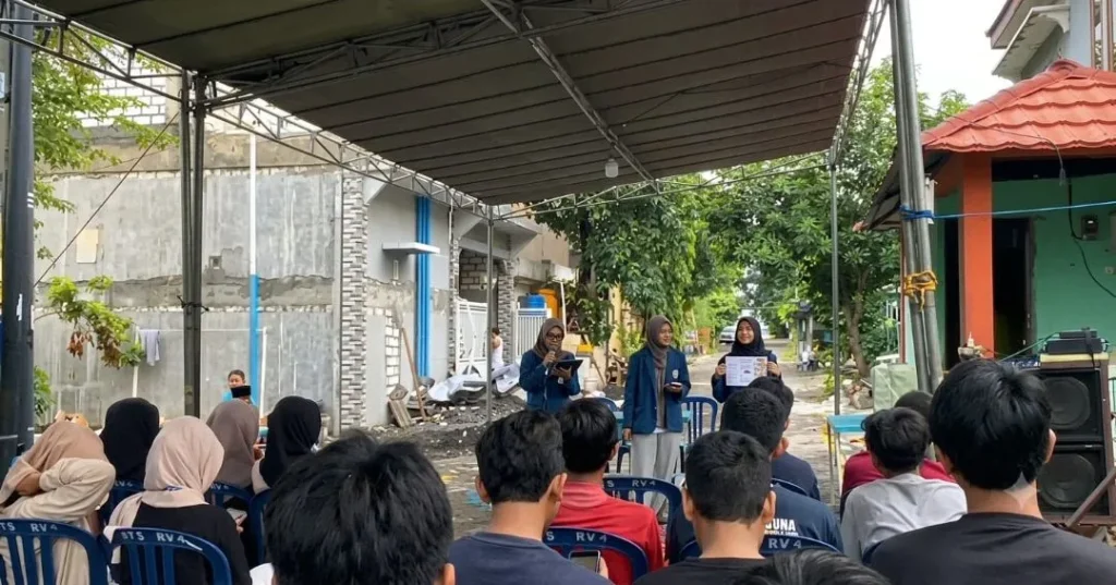 Edukasi pertolongan pertama luka bakar bagi anggota Karang Taruna