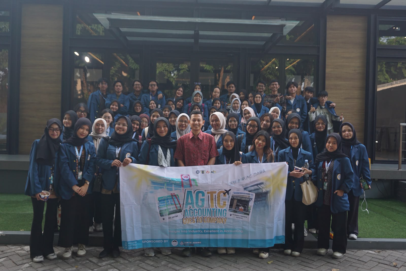Accounting Goes to Company 2026, Mahasiswa Akuntansi VOKASI UNAIR Kenali Dunia Kerja