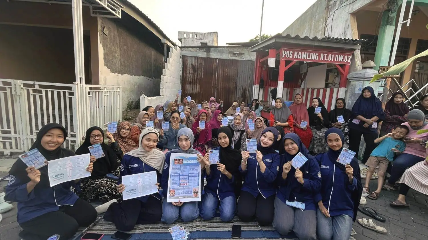 Mahasiswa UNAIR Kenalkan Gejala Lupus melalui Edukasi Kesehatan di Gresik