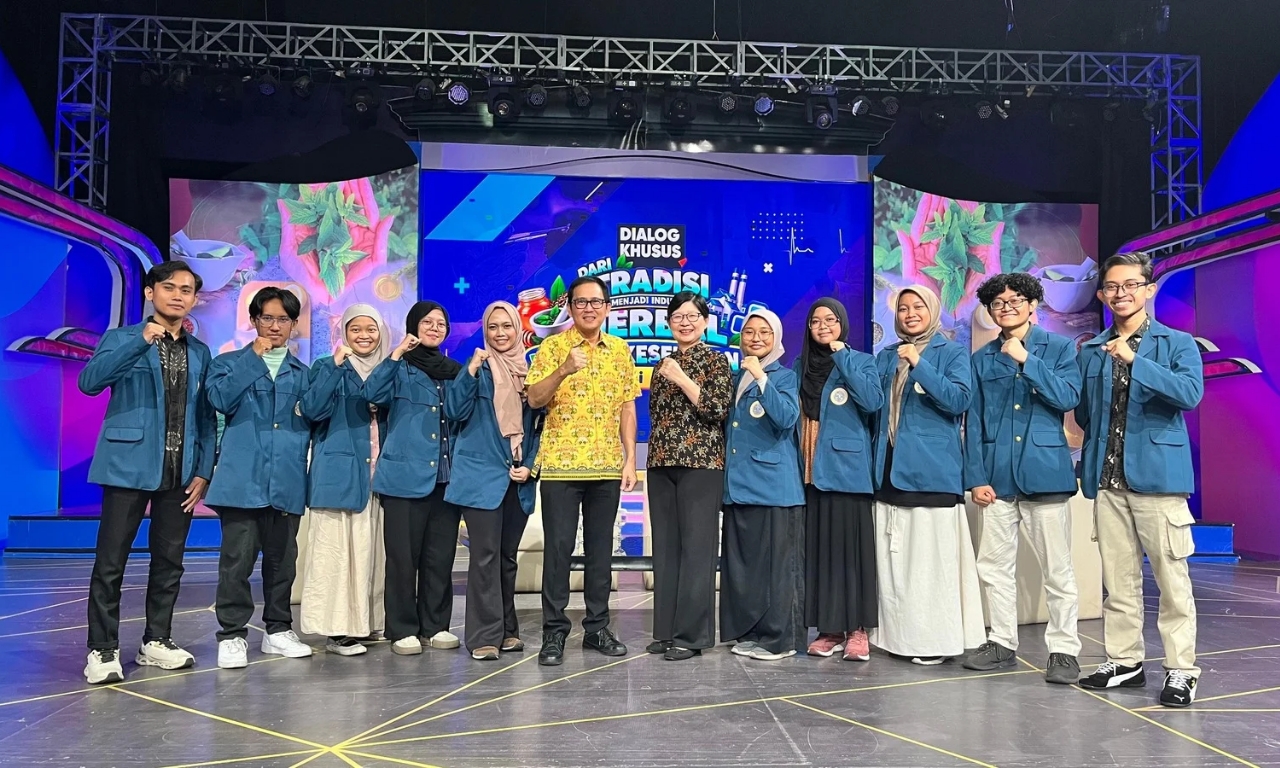 Mahasiswa Pengobat Tradisional UNAIR Ikuti Diskusi Pengembangan Herbal Bersama JTV